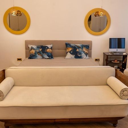 Goldie Zagreb Luaran gambar