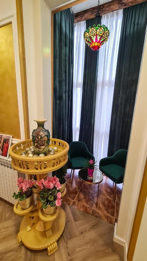 Goldie Zagreb Luaran gambar