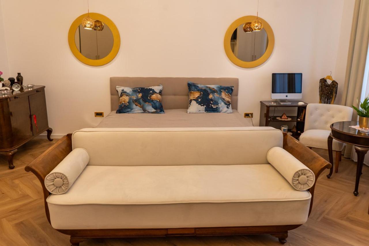 Goldie Zagreb Luaran gambar