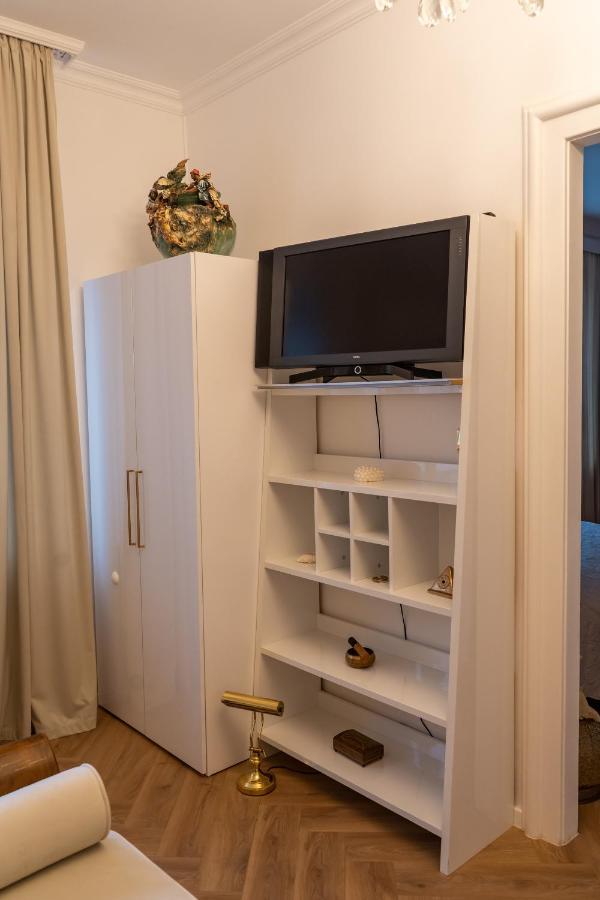 Goldie Zagreb Luaran gambar